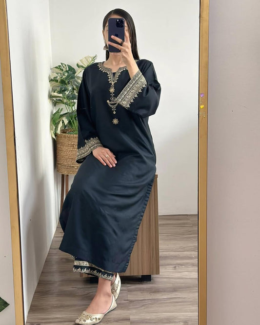 BLACK IRIS 2PC