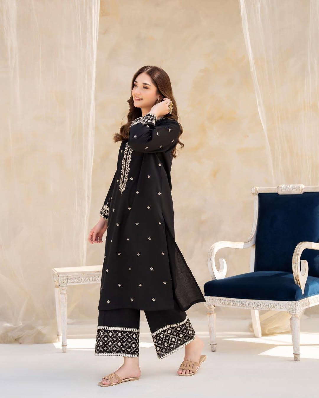 BLACK GULAB EMB 2PC SET