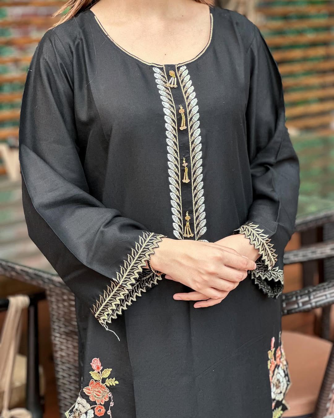 LIA LAWN EMB 2PC