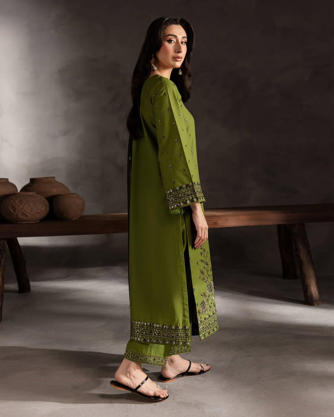 Ezza 3PC – Elegance in Every Thread