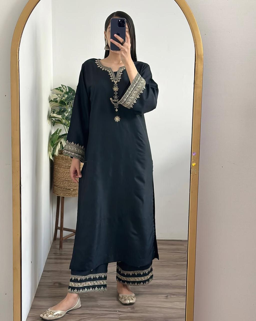 BLACK IRIS 2PC