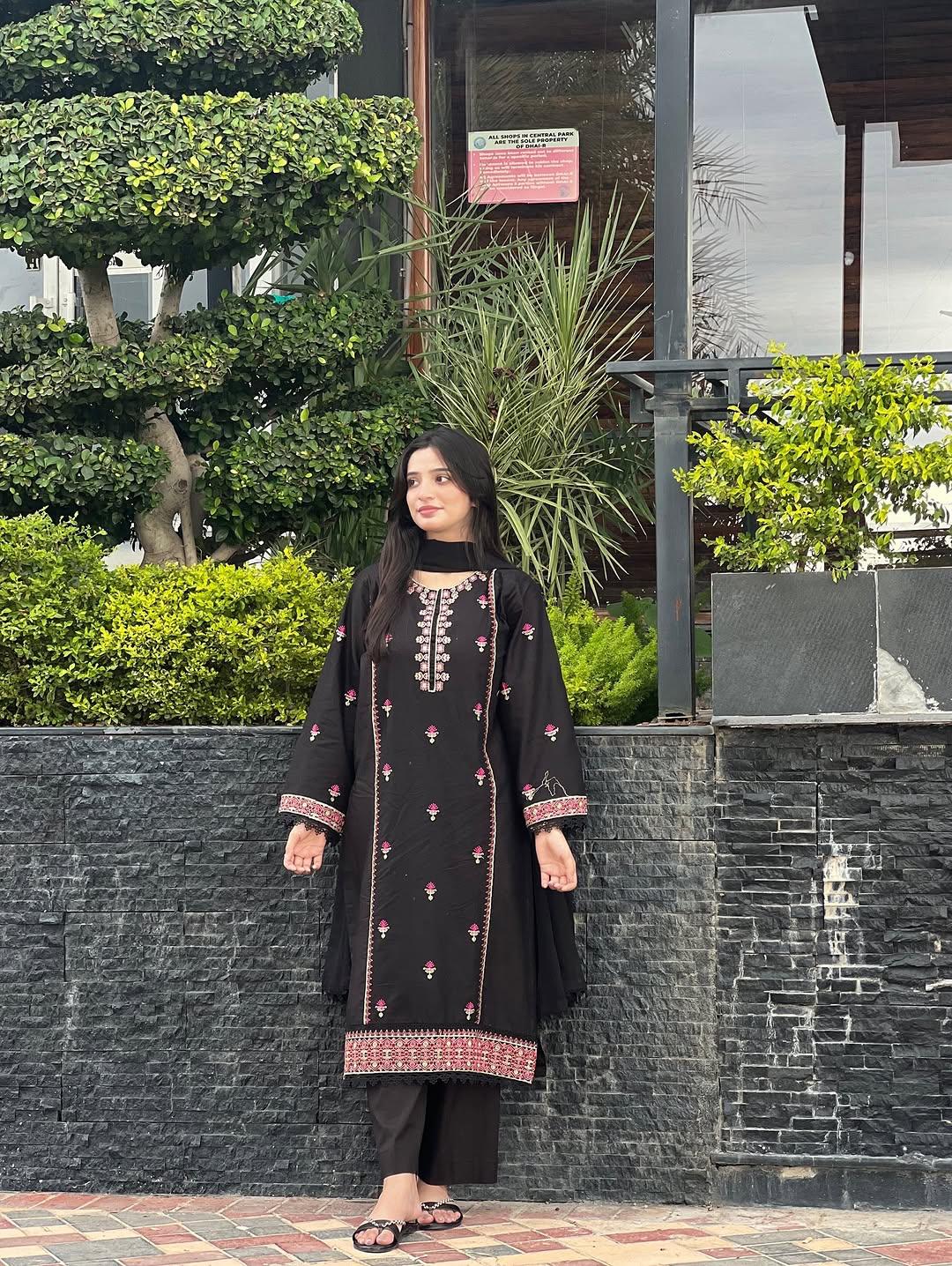 ANIKA 3PC