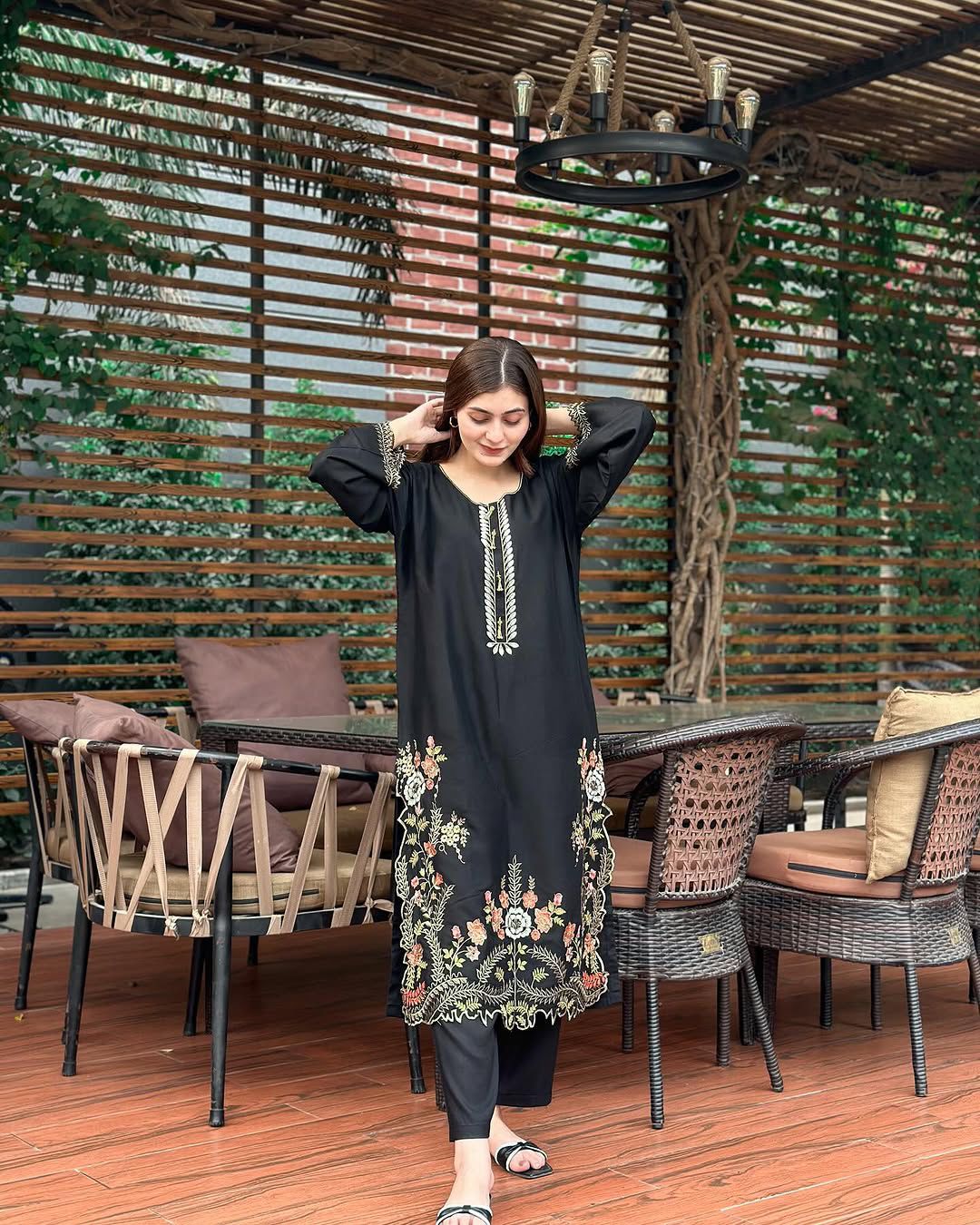 LIA LAWN EMB 2PC